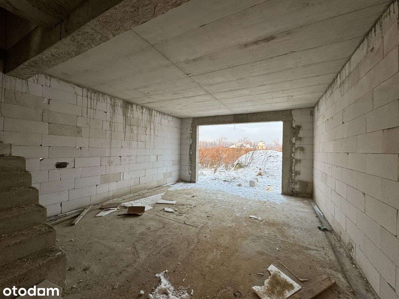 Dom szeregowy w stanie surowym otwartym, gaz oraz prąd na działce-5