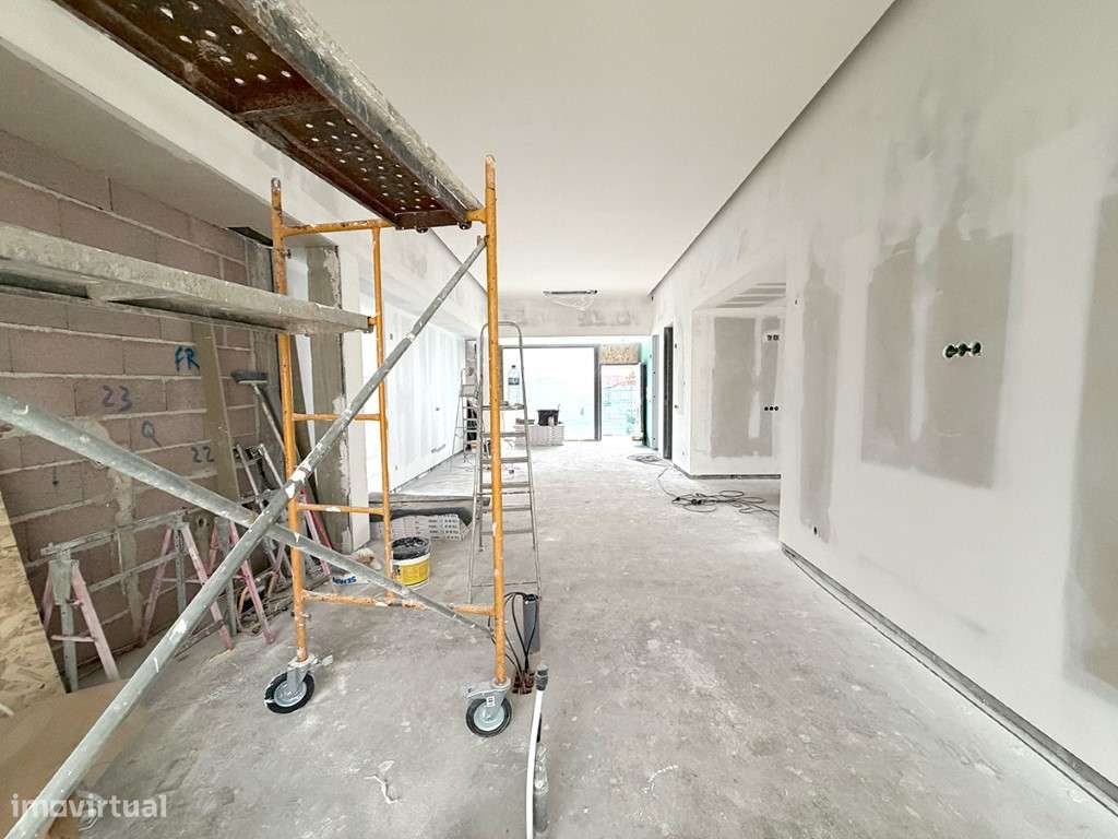 Moradia T4 com Piscina a venda em Fernão Ferro - Grande imagem: 5/14