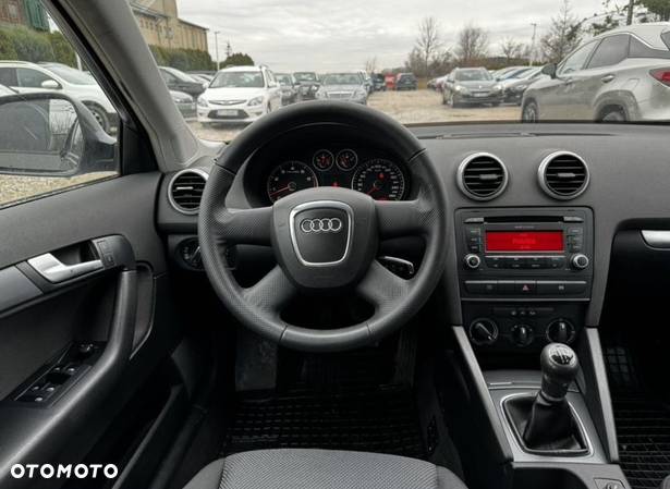 Audi A3 1.6 Ambiente - 33