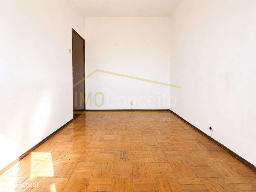 Moradia T3 com Anexos Independentes e Espaço Exterior-6