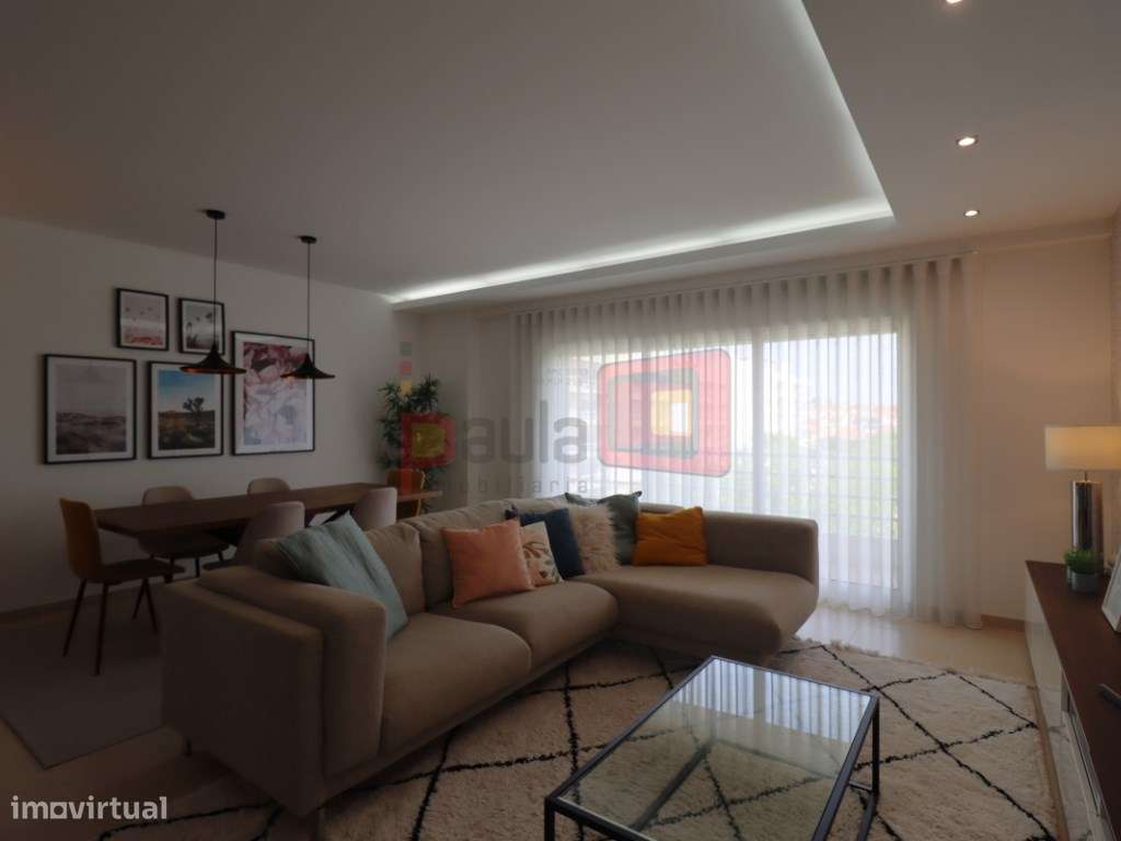 APARTAMENTO T3 MONTIJO COM PARQUEAMENTO E ARRECADAÇÃO-0