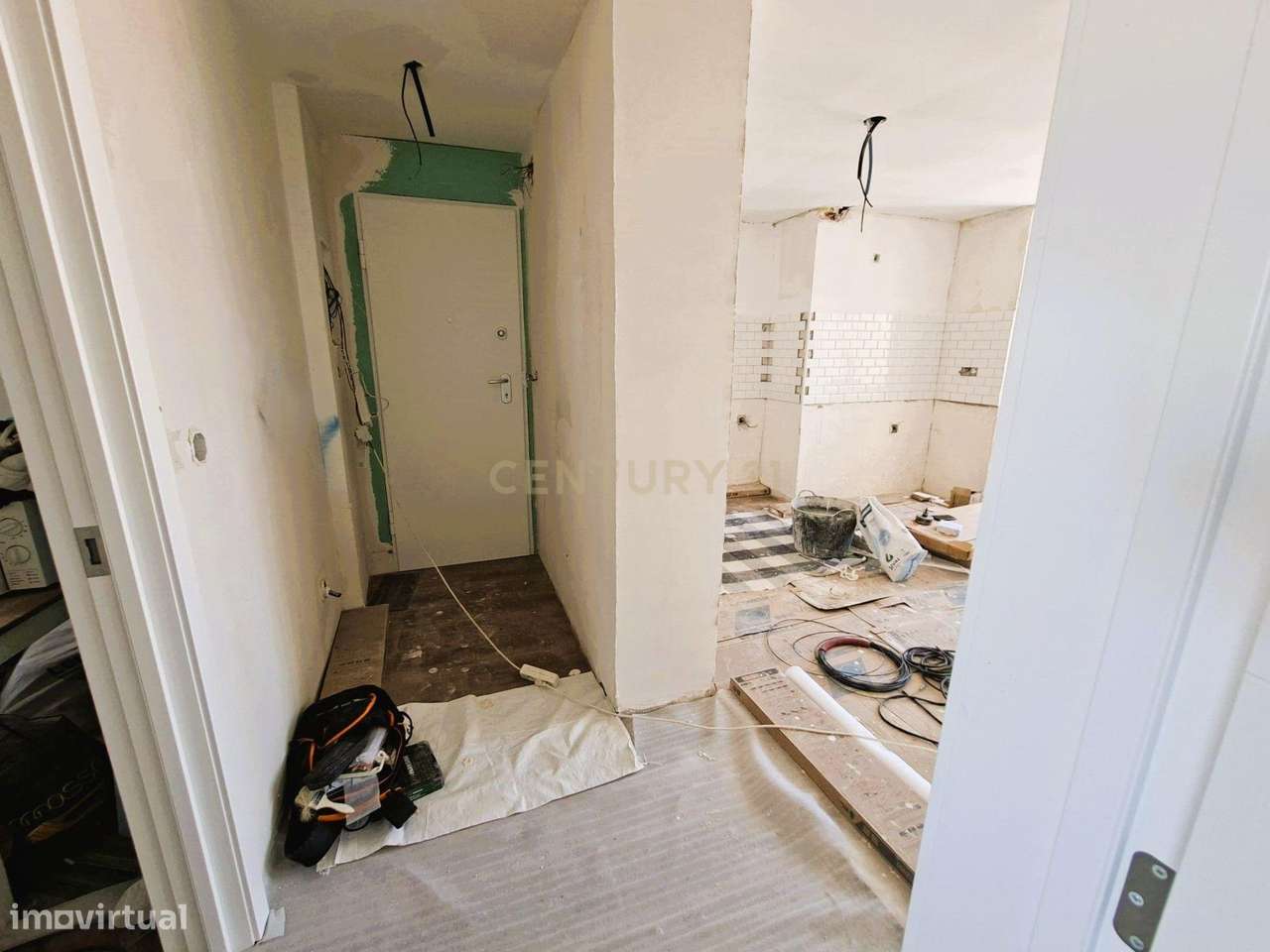 Apartamento Renovado em open-space na Penha de França, Lisboa-15