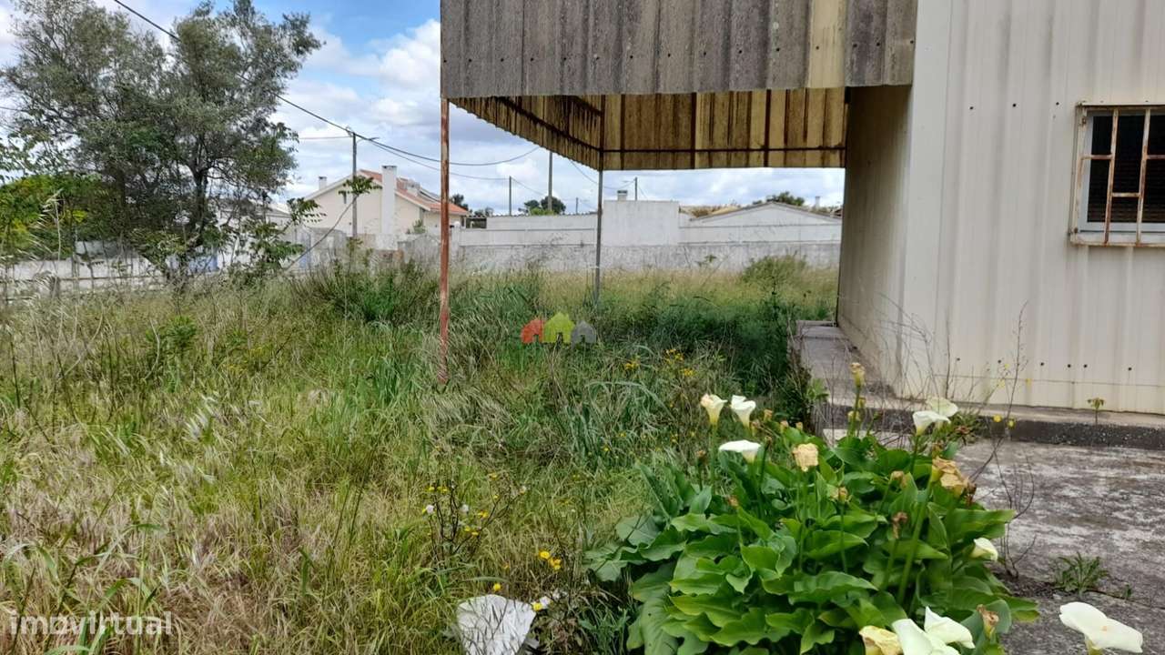 Lote de terreno urbano com 1250 m2 em Palmela-4