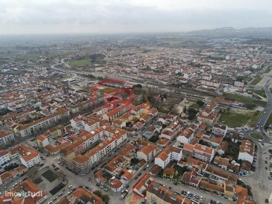 Lote de Terreno Urbano p/ const. de 8 fogos.