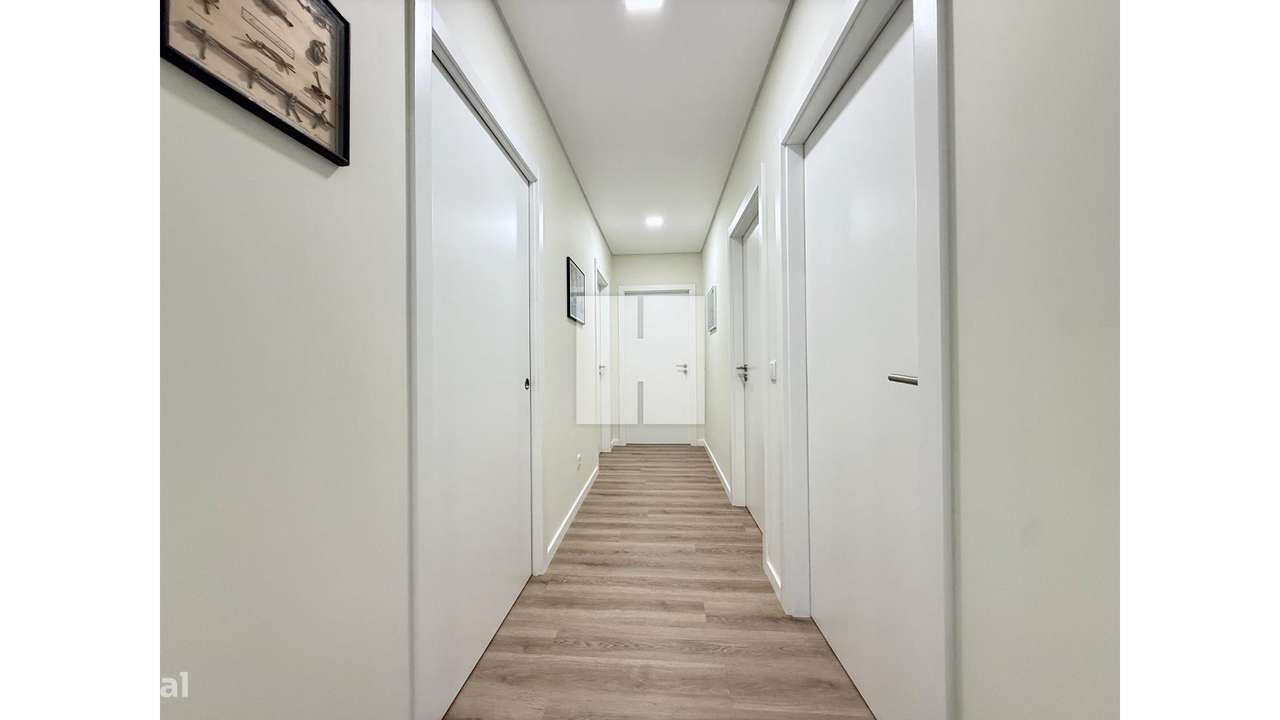 Espaçoso T4+1 Duplex c/ Vista Mar-22