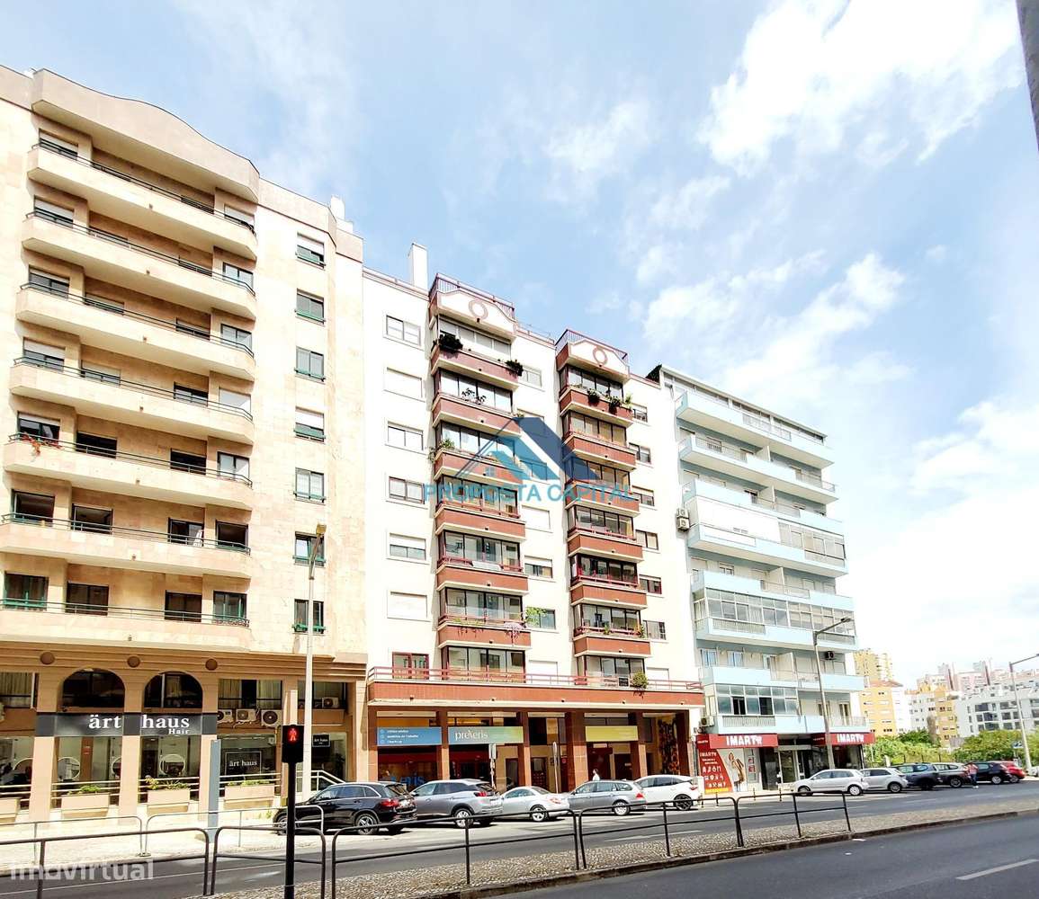 APARTAMENTO T3 TOTALMENTE REMODELADO | ESTRADA DA LUZ - COM GARAGEM-52