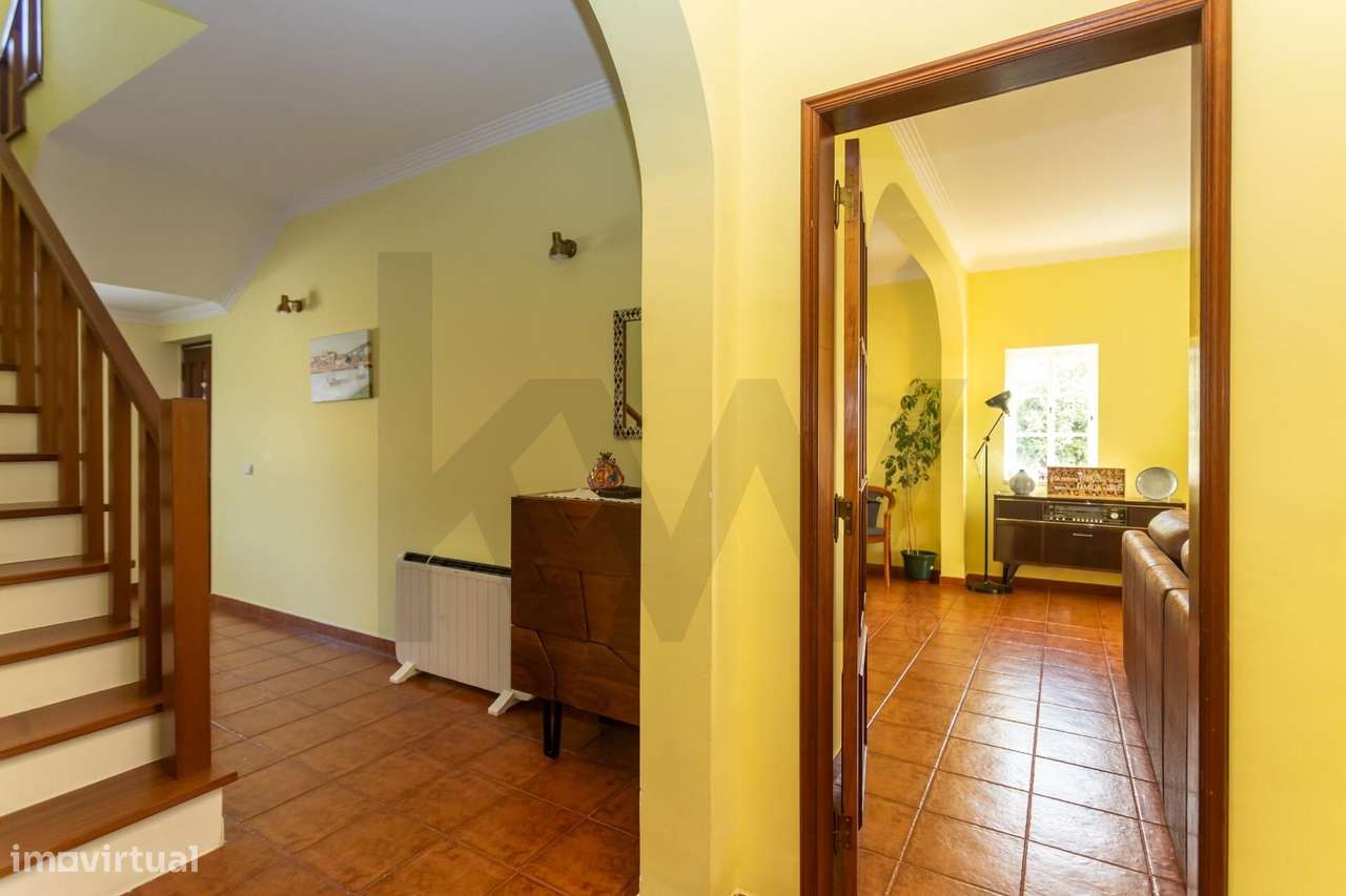 Moradia T4 na Moita – Zona do Palheirão | Excelente Exposição Solar-11