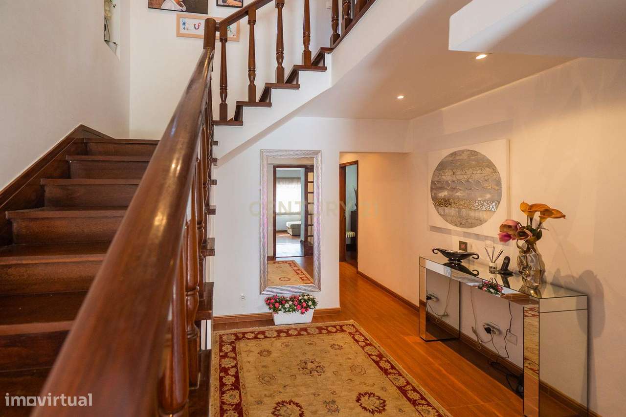 Moradia T4 com piscina-45