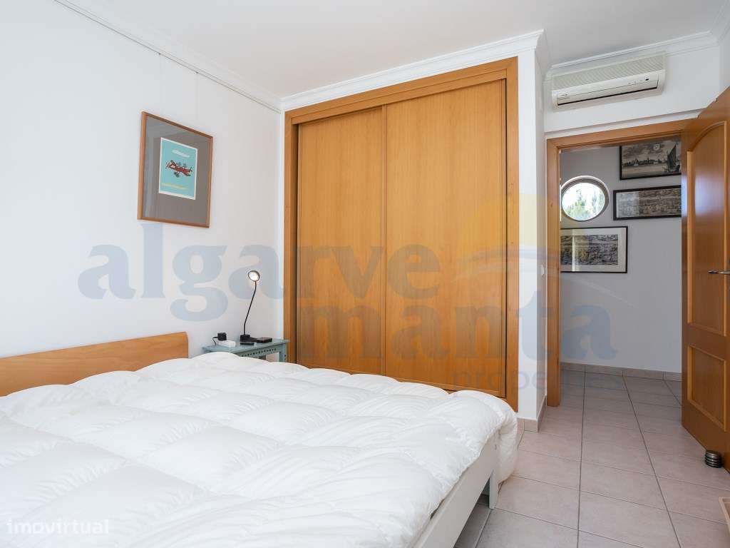 Moradia T5 com Jardim e Piscina + Lote Urbano para construção - Cas...-29