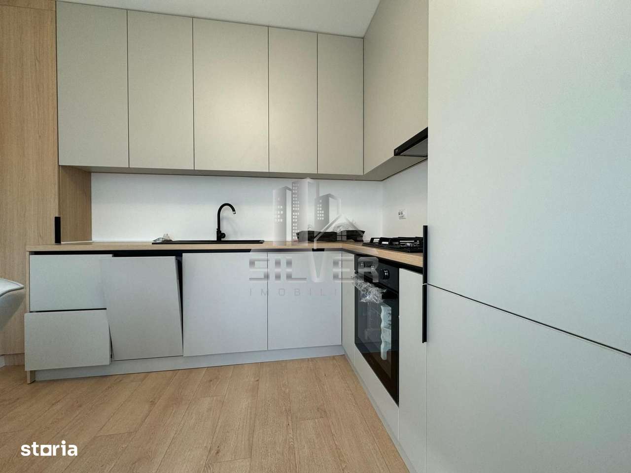 Casa tip duplex  la cheie. - Imagine principală: 5/19