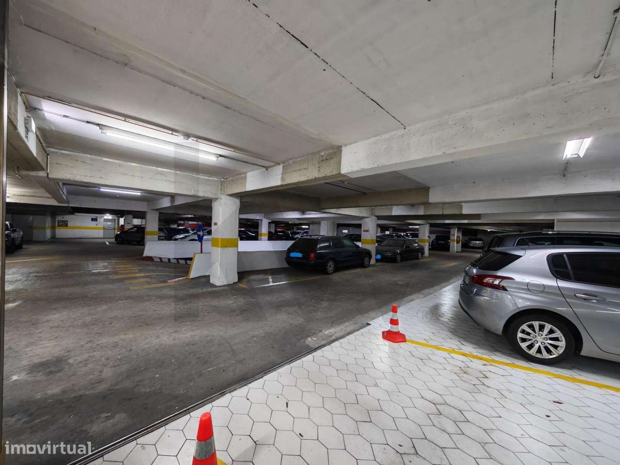 Parque de estacionamento público - Grande imagem: 4/8