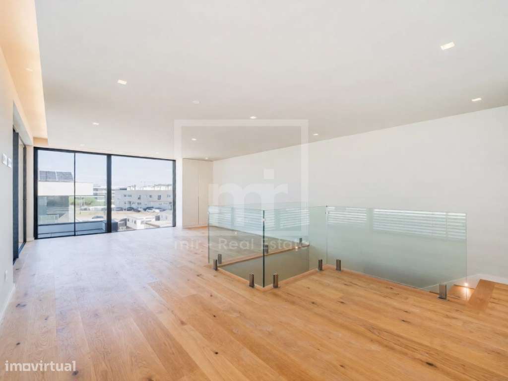 Moradia T3 com Vista Mar e Terraço Panorâmico Rooftop-26