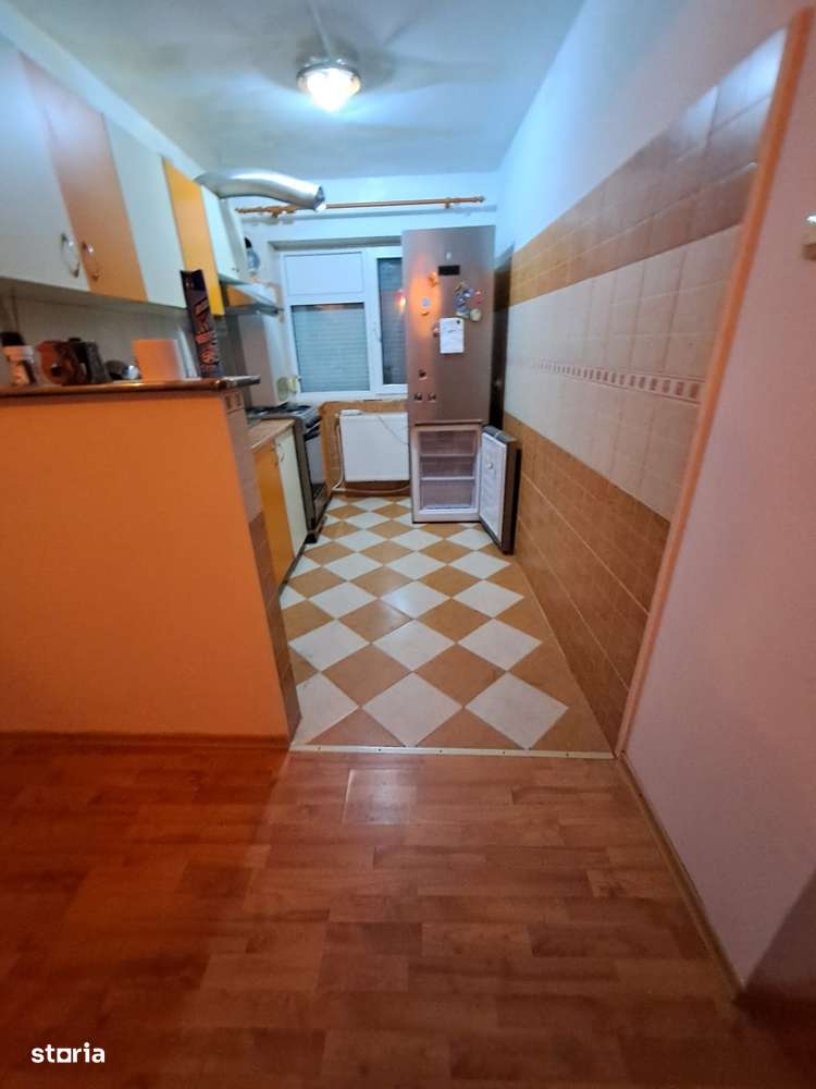 Apartament 2 camere de vanzare Adjud - Casa de Cultura-12