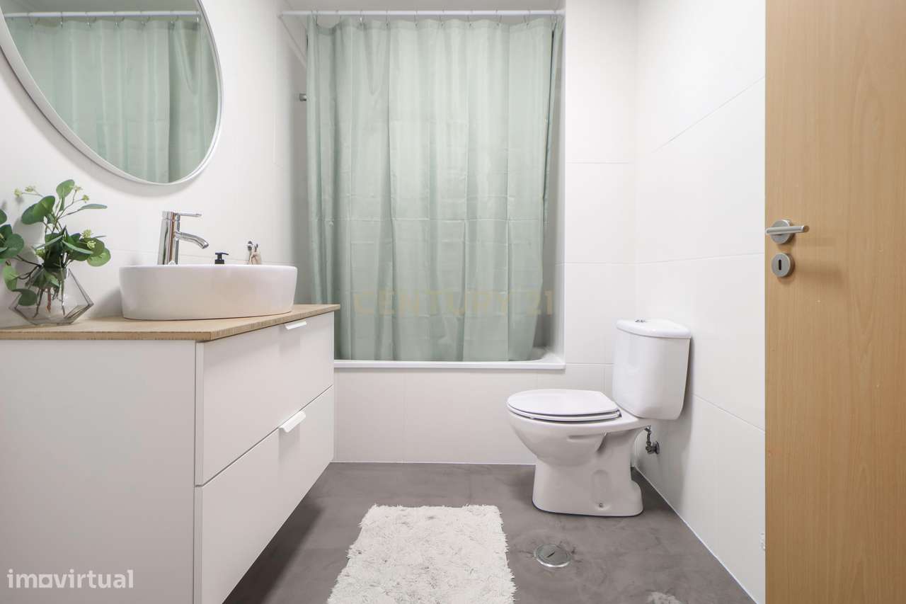 Apartamento T3 | 86 m2 + 14 m2 | Lugar de Garagem | Vista Rio Tejo | A-27