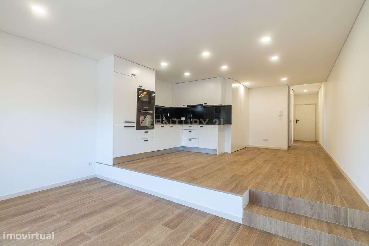 Apartamento T1 Remodelado e Mobilado no Primeiro Andar, Praia da Madal - Grande imagem: 5/22