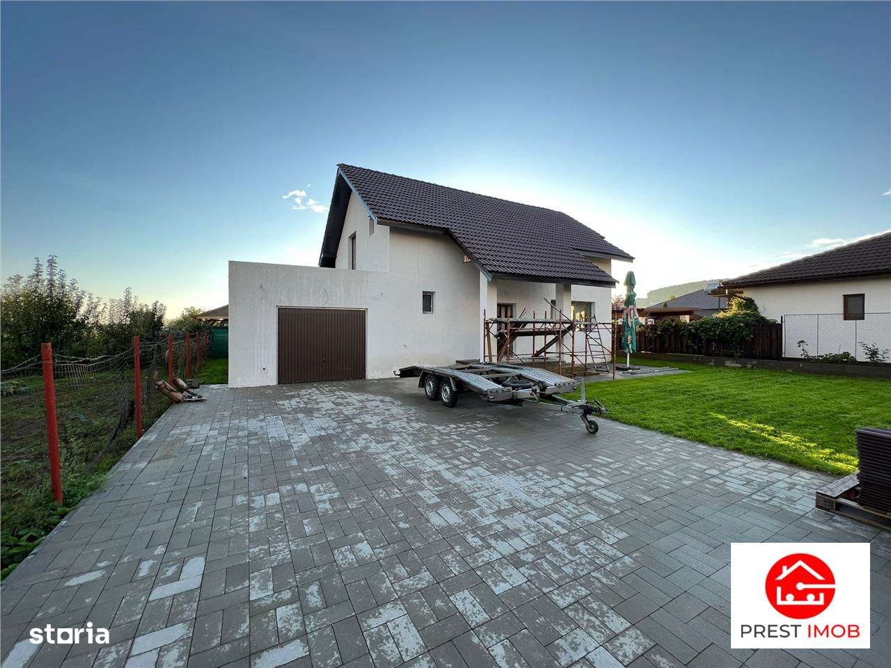 Casa standarde ridicate, la cheie  , 4 + camere, cu garaj atasat de ca - Imagine principală: 1/20