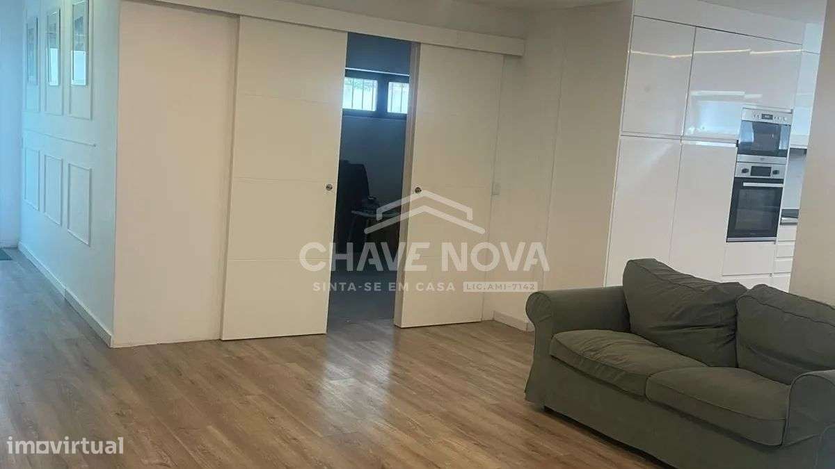 Moradia T4 Totalmente Remodelada em Águas Santas - Grande imagem: 3/32