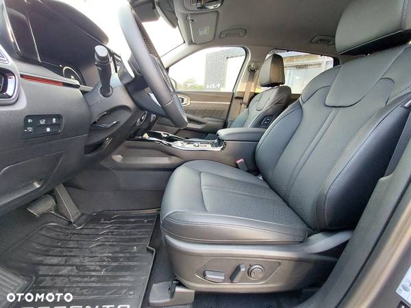 Kia Sorento - 4