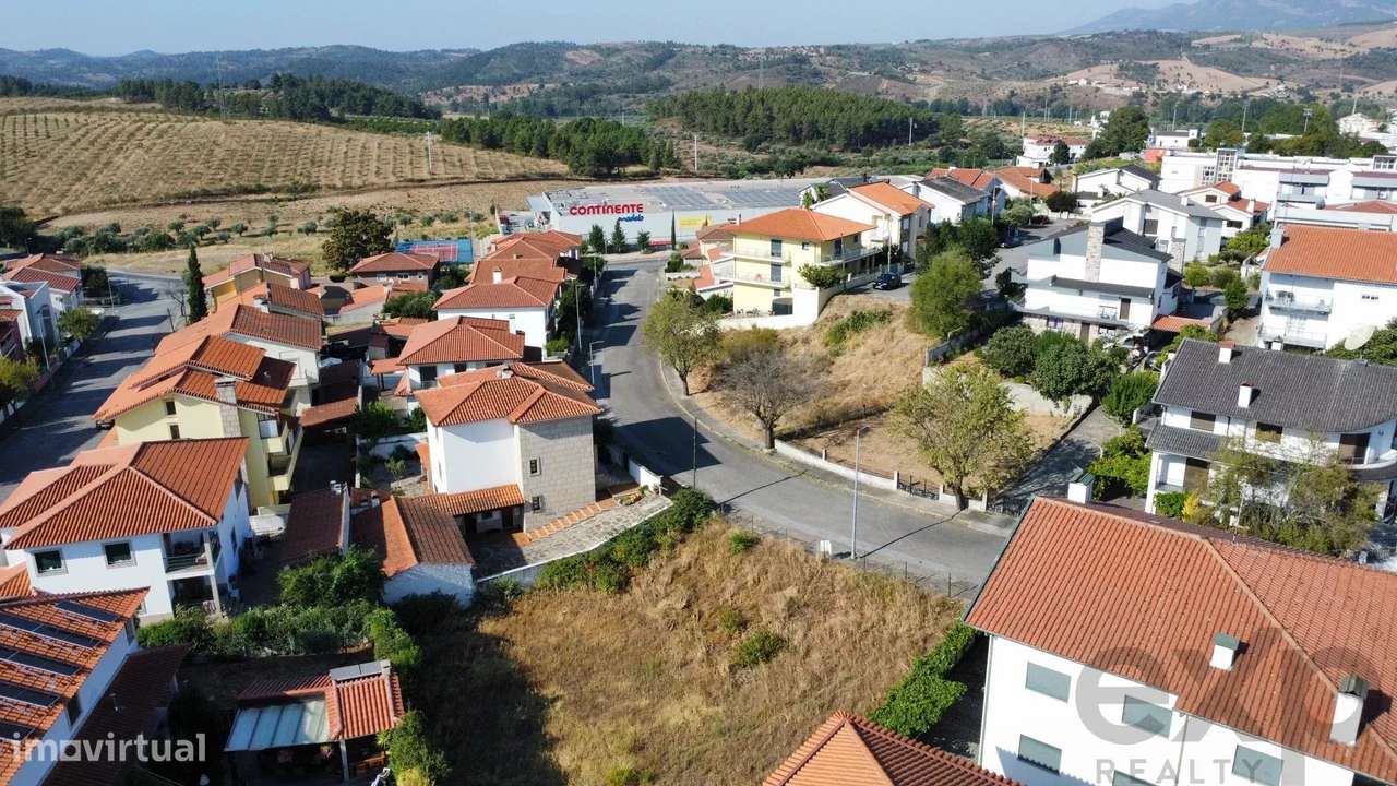 Terreno 670 m² em Mirandela: Oportunidade Única! - Grande imagem: 5/10