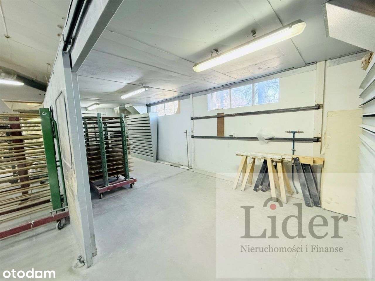 Hala produkcyjna z zapleczem biurowym i magazynowy-15