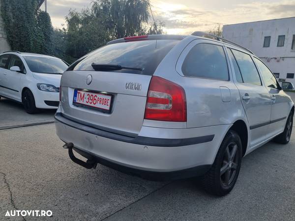 Skoda Octavia Combi 1.9TDI Elegance Aut - 17