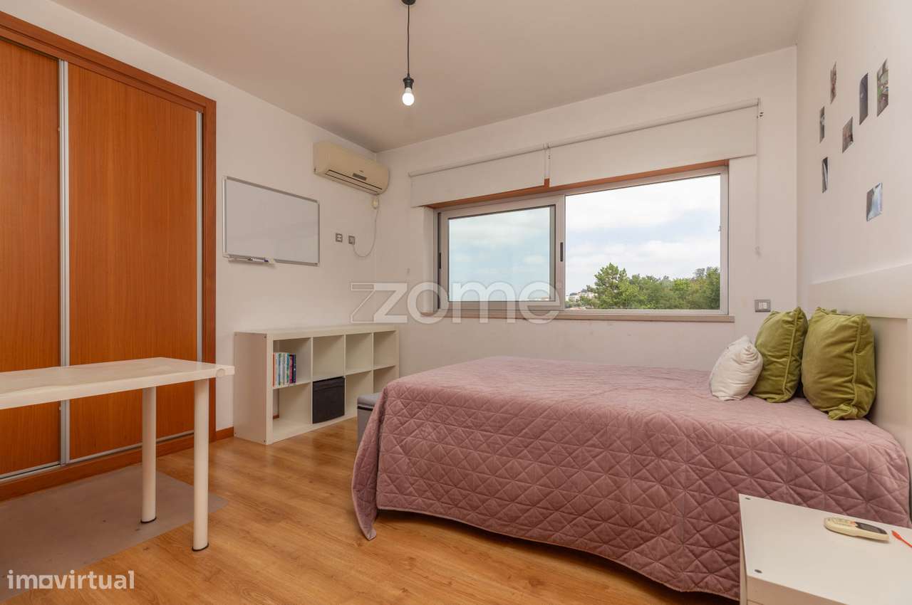 Moradia Moderna em Taveiro, Coimbra com Vistas Desafogadas-37