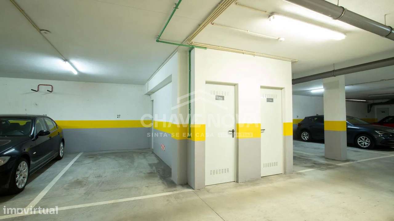 T2 | Suite | Lugar de Garagem | Arrumos | Varandim-25