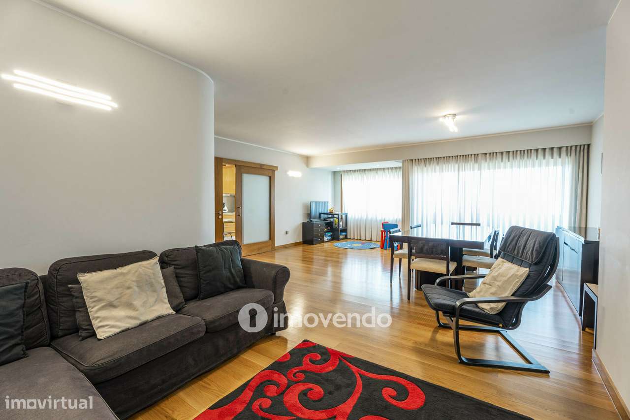 Apartamento T3 com áreas amplas e garagem, na Maia - Grande imagem: 5/44