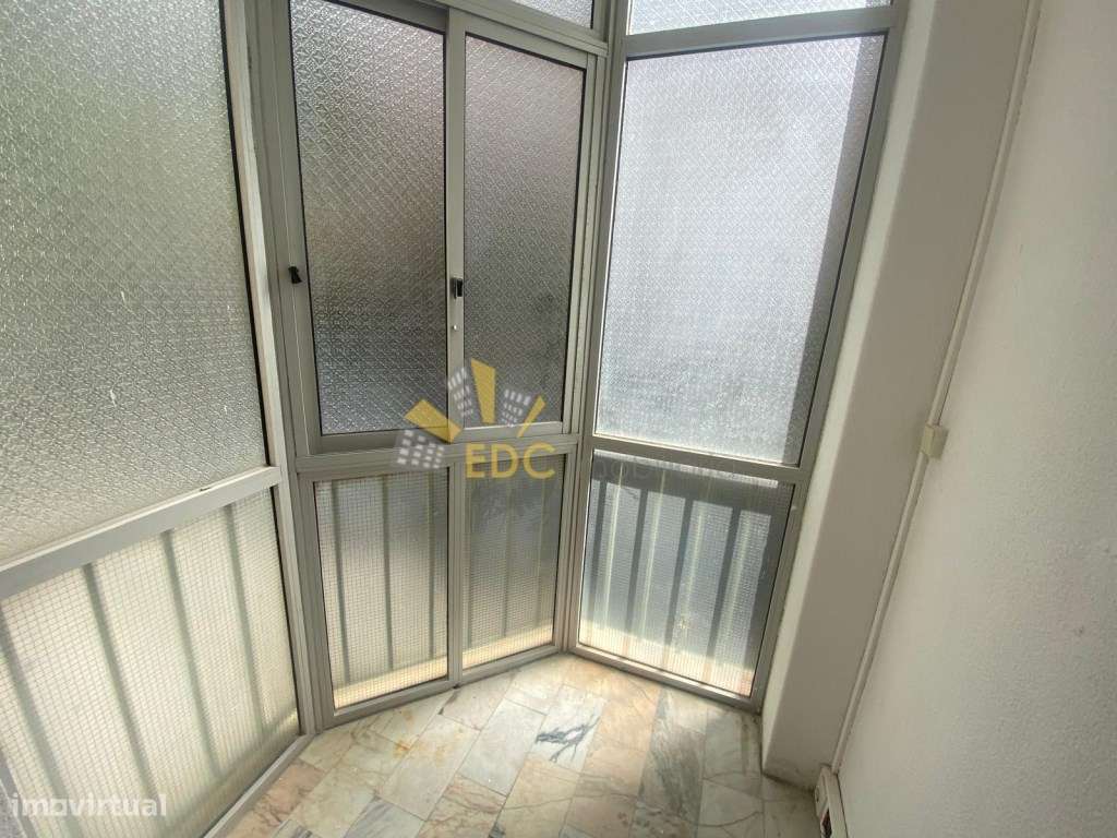Apartamento T2 Transformado em T3 | A 5 Minutos da Estação | Tapada...-17