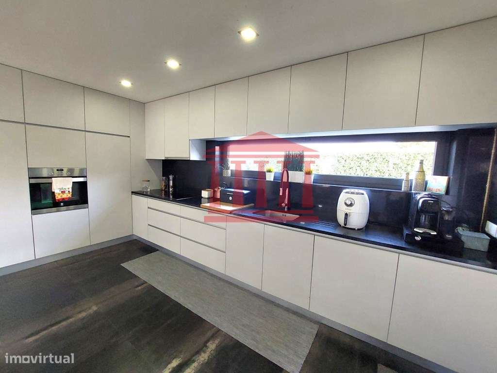 MORADIA TÉRREA SEMINOVA-26