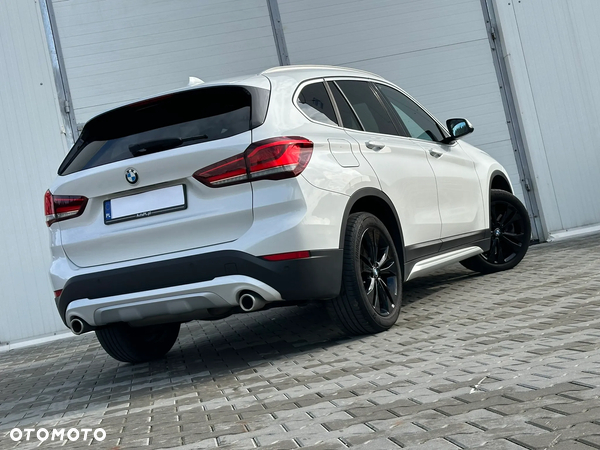 BMW X1 xDrive20d xLine sport - 14