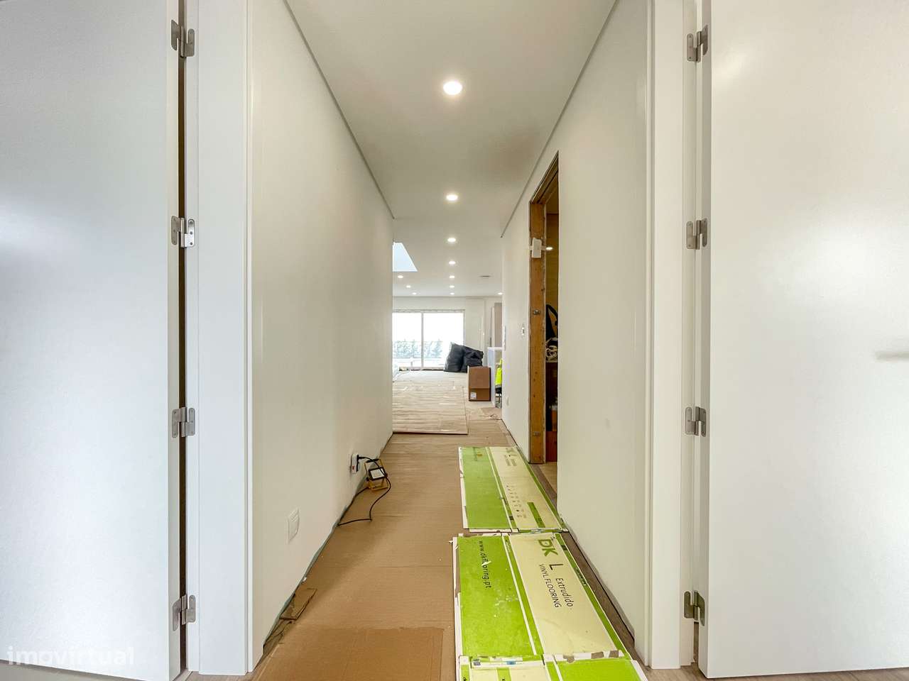 Moradia T4 com Piscina - Santa Iria de Azoia (Bairro da Salvação)-13