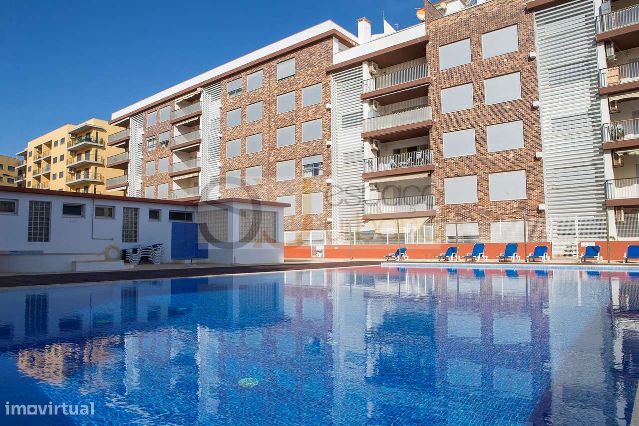 A. Pêra - Luxo - Apartamento T2 C/ Garag. + Piscina-24