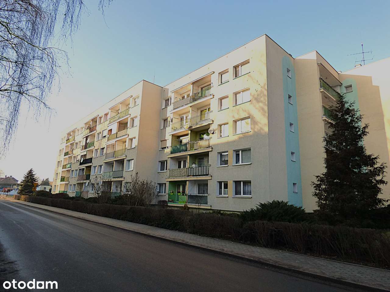 Przestronne 3 pokoje w bloku z balkonem of.2524M-14