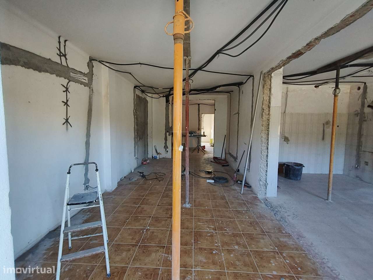 T3 com Garagem em Santa Clara - Grande imagem: 5/17