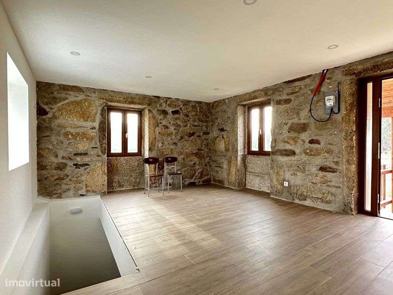 Moradia V2 Rústica Renovada - Alvarenga(Póvoa) - Grande imagem: 4/12