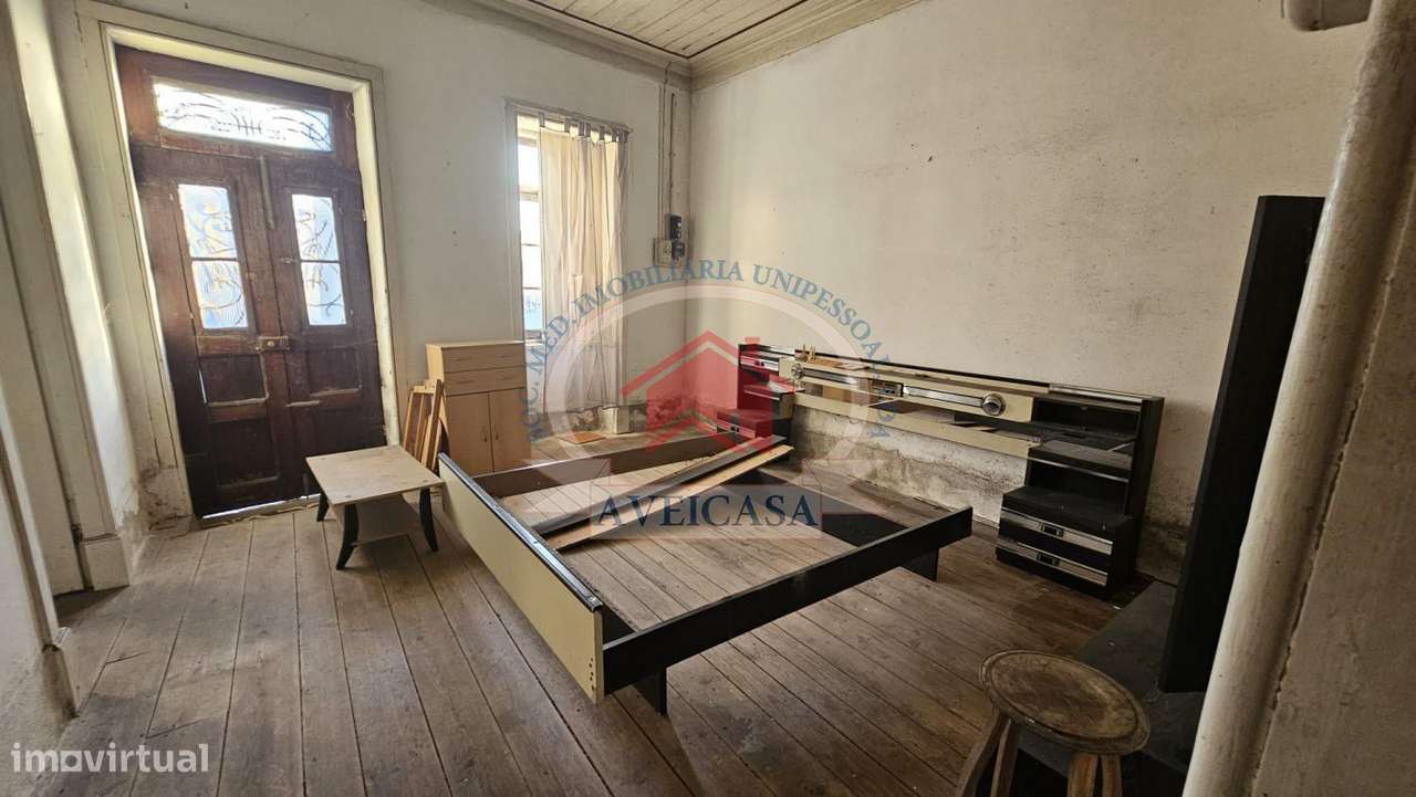 CASA GANDARESA EM VERDEMILHO PARA RECUPERAR-28