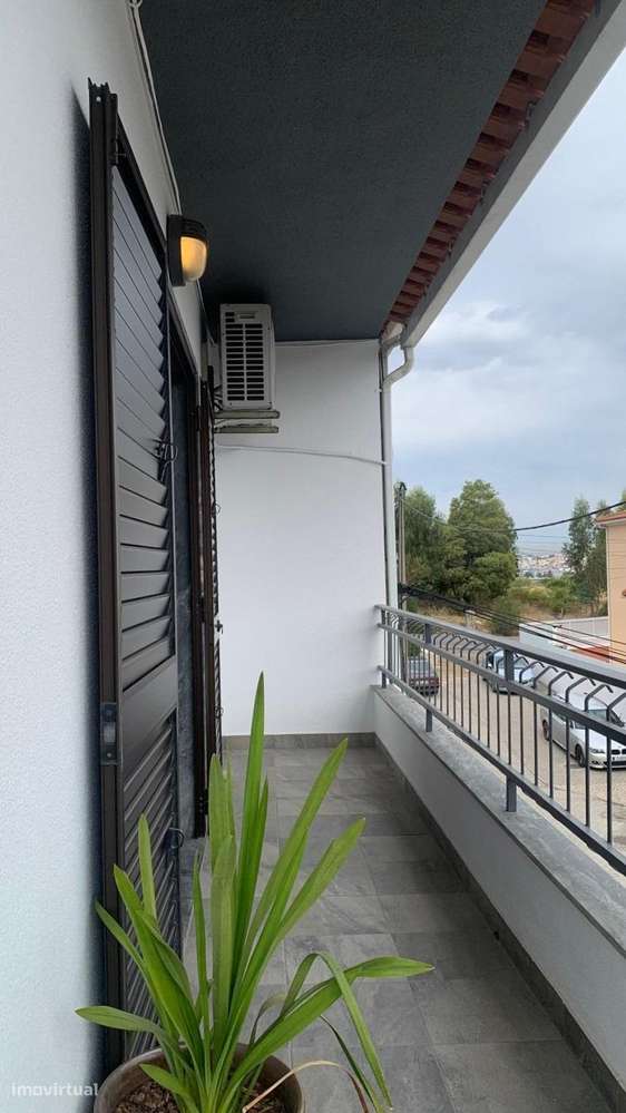 Moradia T3+1 em Vale de Milhaços-16