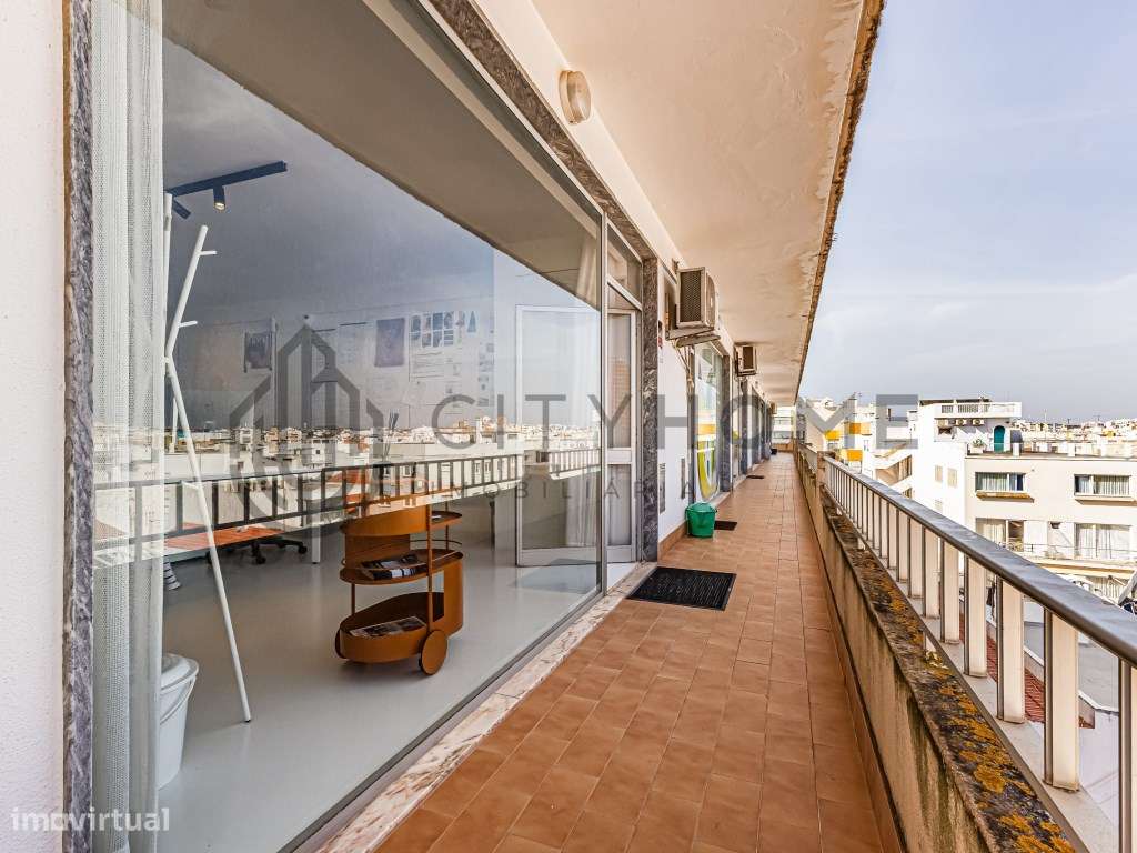 Escritório remodelado bem localizado no centro de Portimão - Grande imagem: 5/30