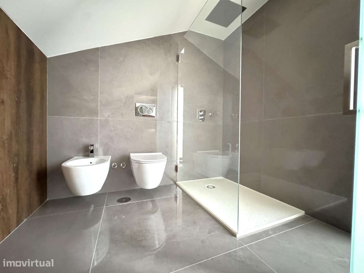 Apartamento T3 novo com Mezzanine e estacionamento no centro de Carcav-28