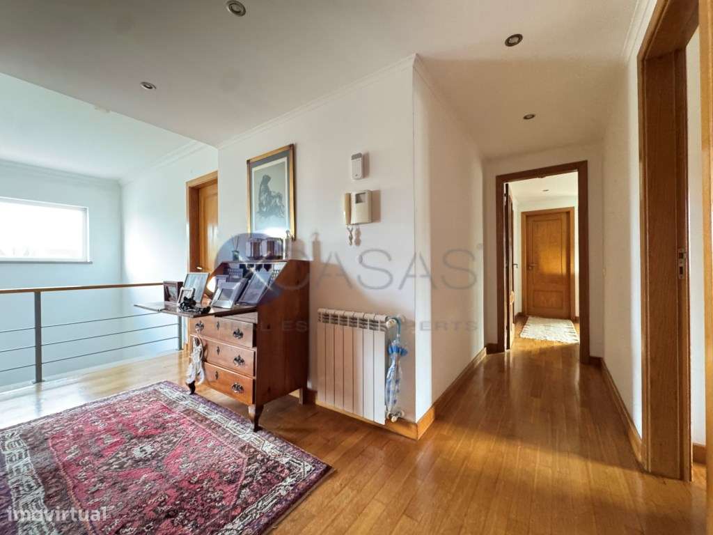 single-family residential building, with a T6 layout, comprising gr...-29