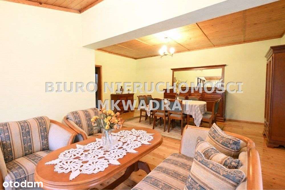 Zadbany, duży dom z garażem tuż przy centrum-19