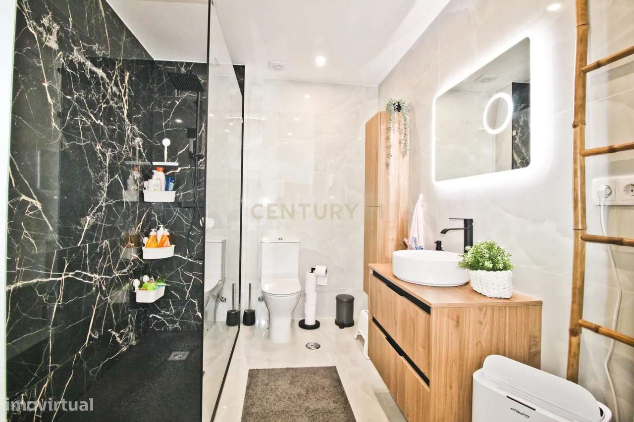 Apartamento T2 situado em Odiáxere, lagos.-11