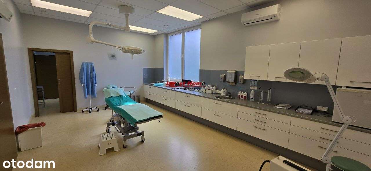 Budynek (klinika oraz dom) w dobrej lokalizacji.-8