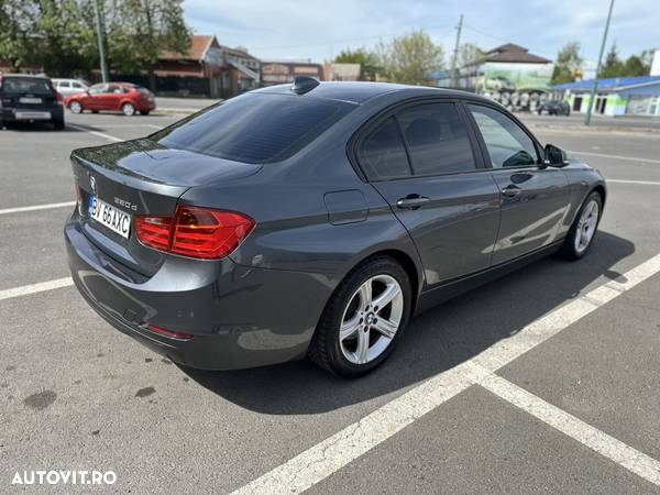 BMW Seria 3 320d xDrive Aut. - 5