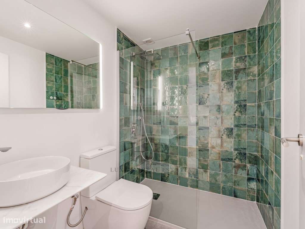 Andar de Moradia T2 + Anexo T1 Independente | Vista Mar e Serra | P...-55