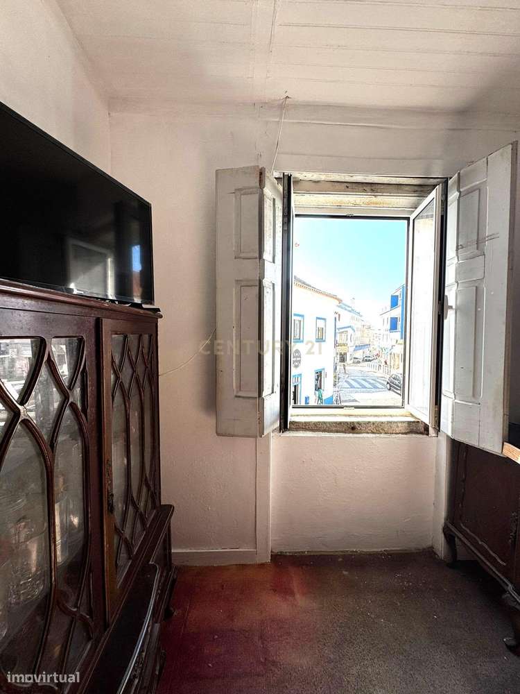 Imóvel Premium no Centro Histórico da Ericeira: Habitação & Comércio-5