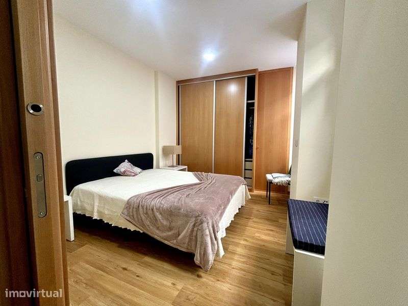 Moradia Renovada com 2 Apartamentos - Centro Figueira da Foz - Grande imagem: 5/12