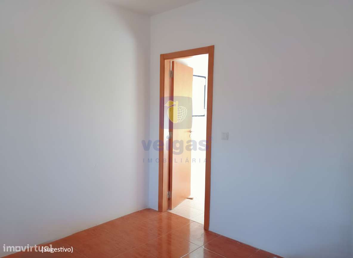 Moradia térrea isolada T3 em Vila Cã, Pombal, com sótão e terreno com-10