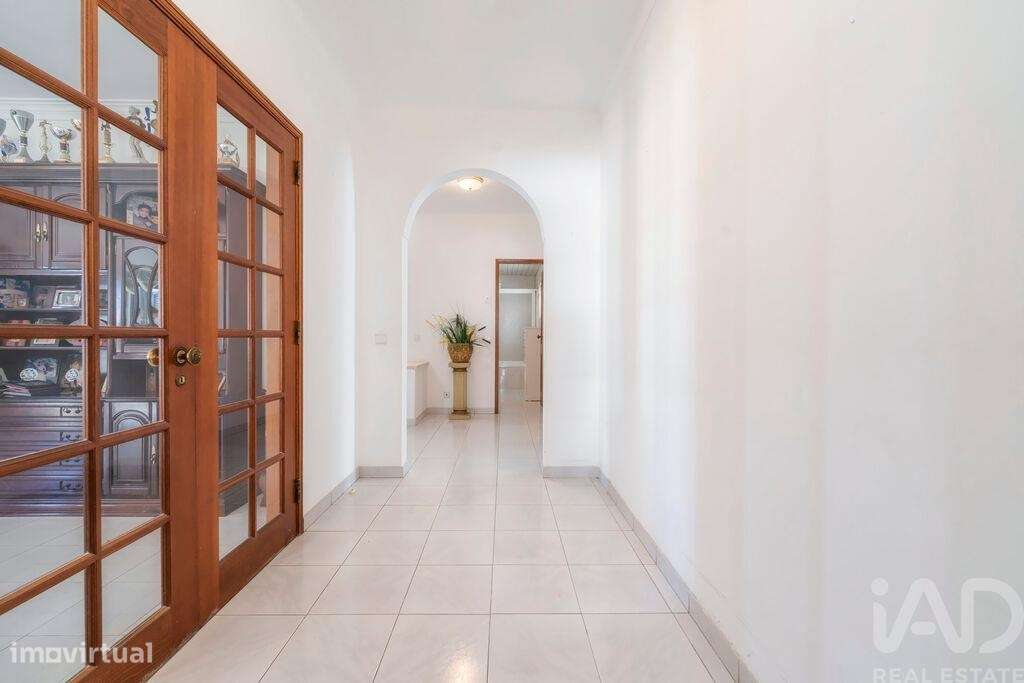 Casa / Villa T7 em Montenegro de 331 m2 - Grande imagem: 4/38